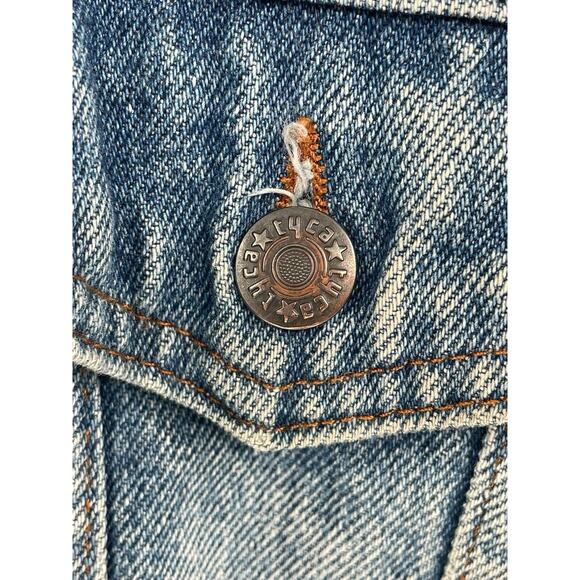 TYCA USA Eagle Jean Jacket Size XL Distressed Blue Denim Embossed Logo Trucker - Picture 6 of 15